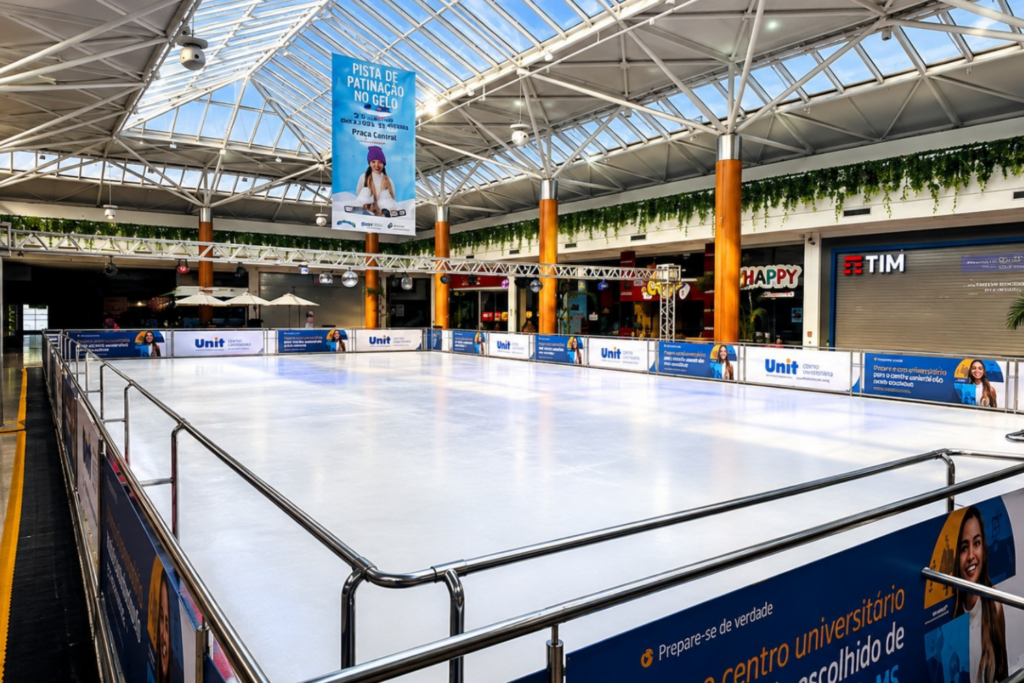 Shopping em Campo Grande estreia pista de patinação no gelo e arena de futebol gratuita