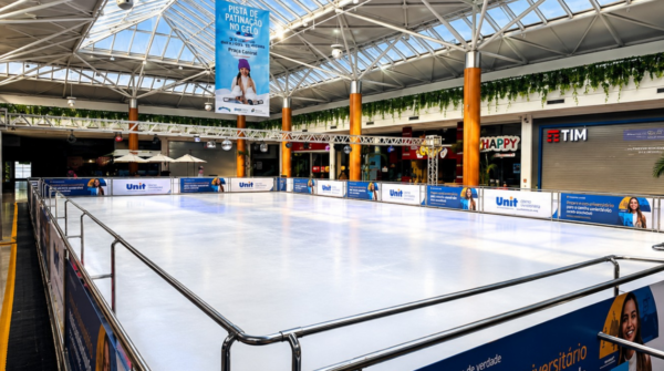 Shopping em Campo Grande estreia pista de patinação no gelo e arena de futebol gratuita