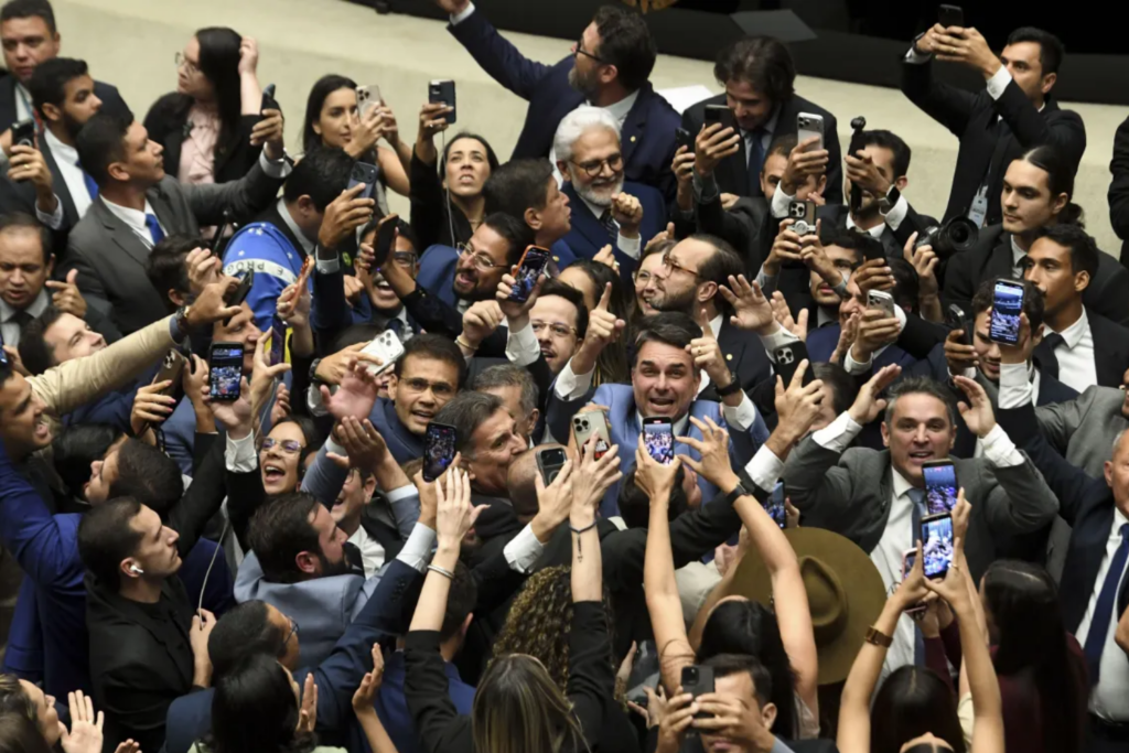 Câmara e Senado defendem no STF validade de lei que reduz penas de crimes contra a democracia
