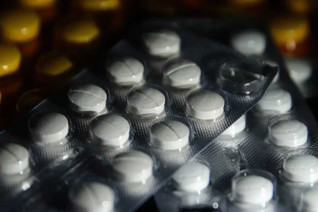 Fiocruz produzirá medicamento de alto custo para esclerose múltipla distribuído pelo SUS