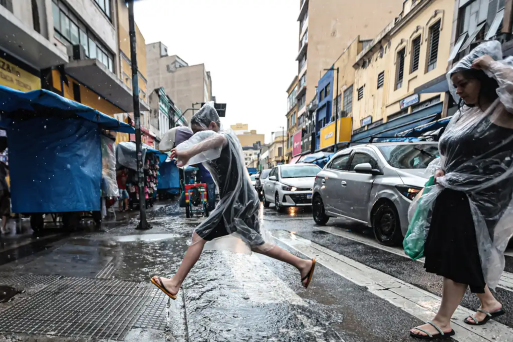 Inmet alerta para fim de semana de chuva em todo o país e chegada de ciclone na segunda-feira