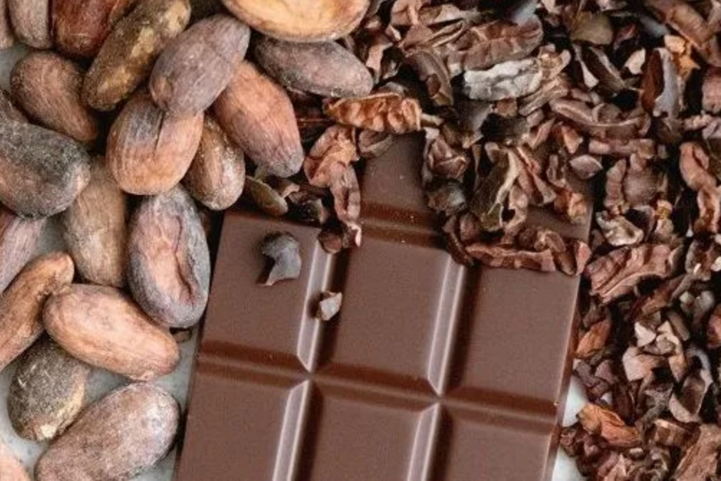 Queda no preço do cacau e nova legislação impulsionam retorno das receitas originais de chocolate