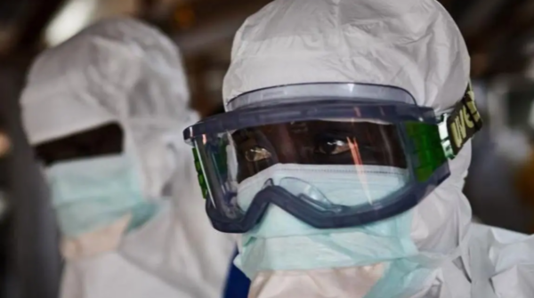 OMS declara emergência global após surto de nova variante do vírus Ebola na África