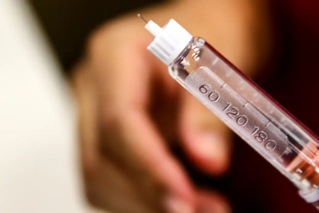 Anvisa aprova registro do Ozivy, primeira caneta de semaglutida sintética do Brasil