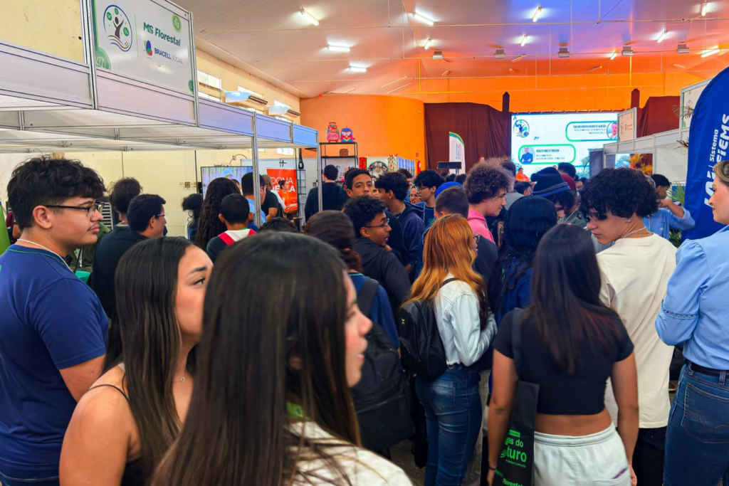 Evento em Campo Grande usa realidade virtual para atrair jovens para o mercado florestal e captar currículos