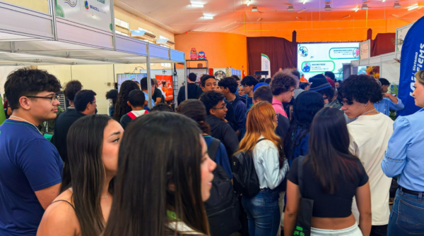 Evento em Campo Grande usa realidade virtual para atrair jovens para o mercado florestal e captar currículos