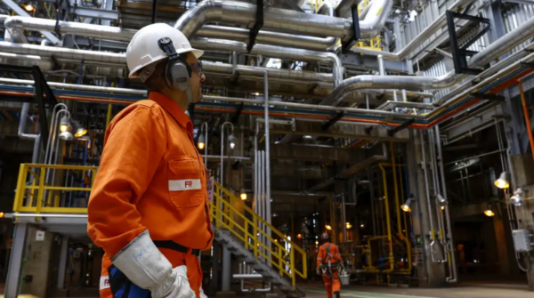 PIB do Brasil cresce 0,1% em abril e mostra resiliência diante de juros altos e alta do petróleo
