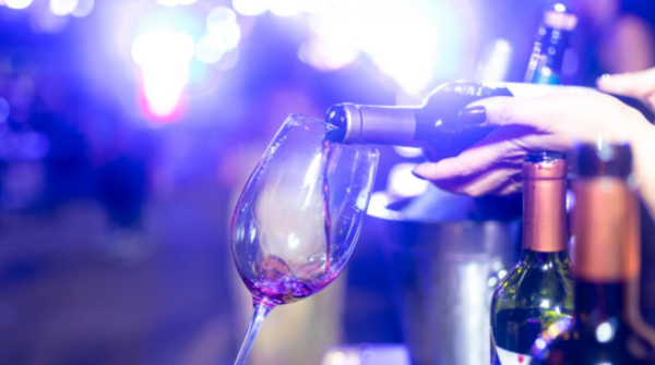 Feira de vinhos em Campo Grande reúne rótulos de 14 países em meio a previsão de frente fria
