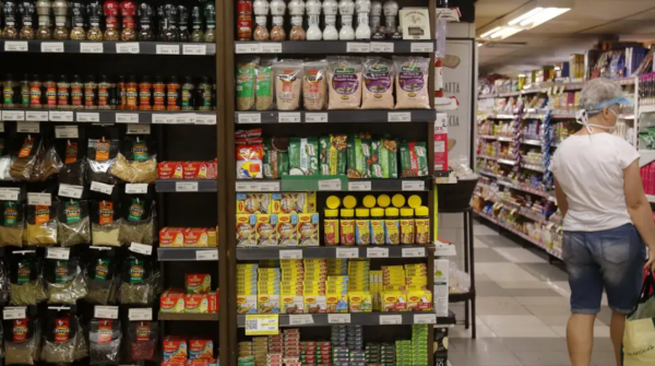 Indústria de alimentos lidera geração de empregos e reforça peso da produção brasileira em 2024