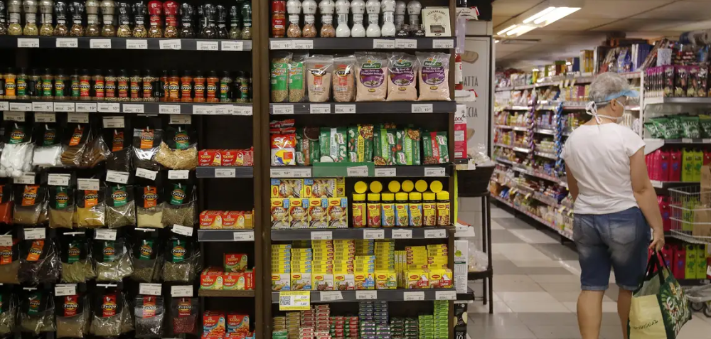 Indústria de alimentos lidera geração de empregos e reforça peso da produção brasileira em 2024