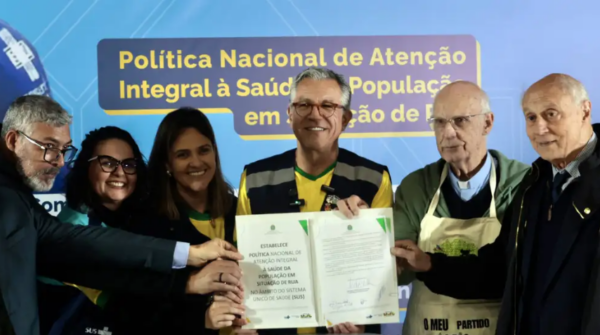 Governo lança política nacional para ampliar atendimento de saúde à população em situação de rua pelo SUS