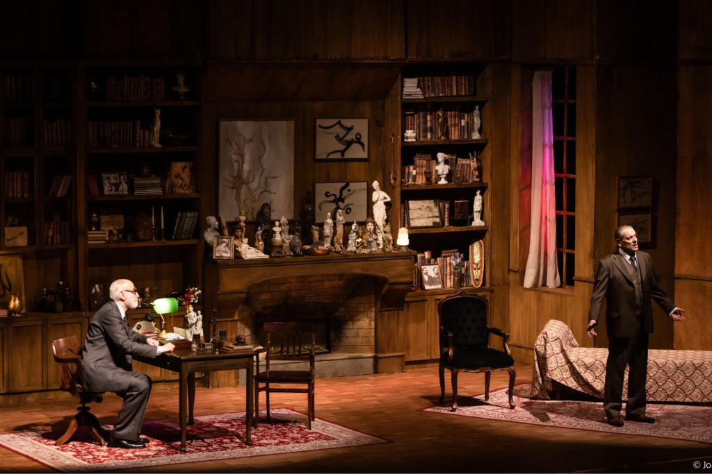 Fenômeno do teatro nacional, ‘A Última Sessão de Freud’ chega a Campo Grande em agosto