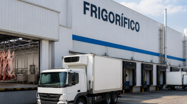 Frigoríficos de Mato Grosso do Sul suspendem abates e concedem férias coletivas após limite de exportação para China