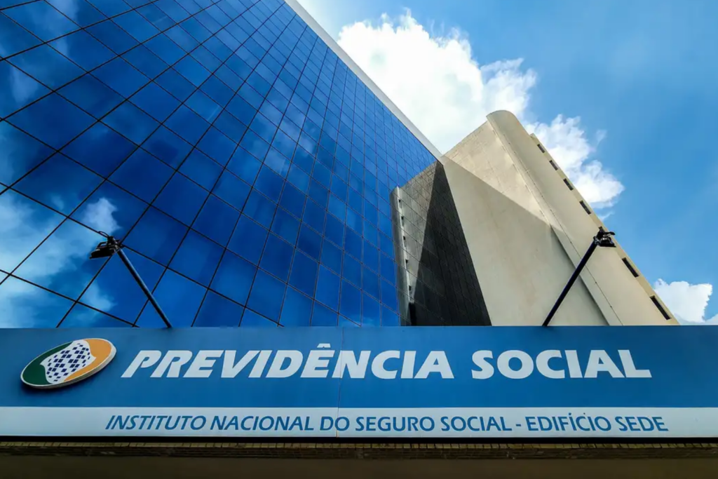 PF conclui primeira investigação da Operação Sem Desconto e indicia 48 pessoas por fraudes no INSS